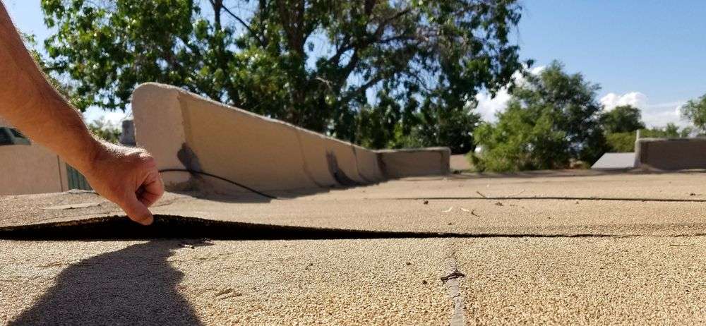 Losliggend dakleer op plat dak in Heusden
